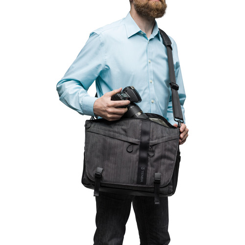 DNA 15 SLIM Messenger Bag (Graphite)